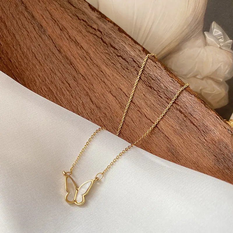 Borboleta branca mãe pérola colar banhado a ouro coreano personalizado colar pingente logotipo delicado simples gargantilha colar