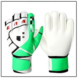 軽量で素晴らしい怪我を防ぐ指が強力なグリップを救うユースアダルトサッカーゴールキーパーグローブ