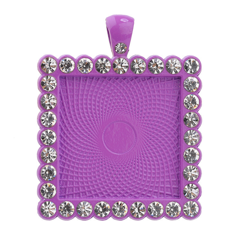 Diamant blanc violet coloré
