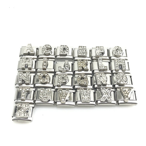 9mmイタリアンレター<span class=keywords><strong>A</strong></span>-Zマイクロ舗装CZチャームリンクステンレススチールイニシャルレターチャームブレスレット用
