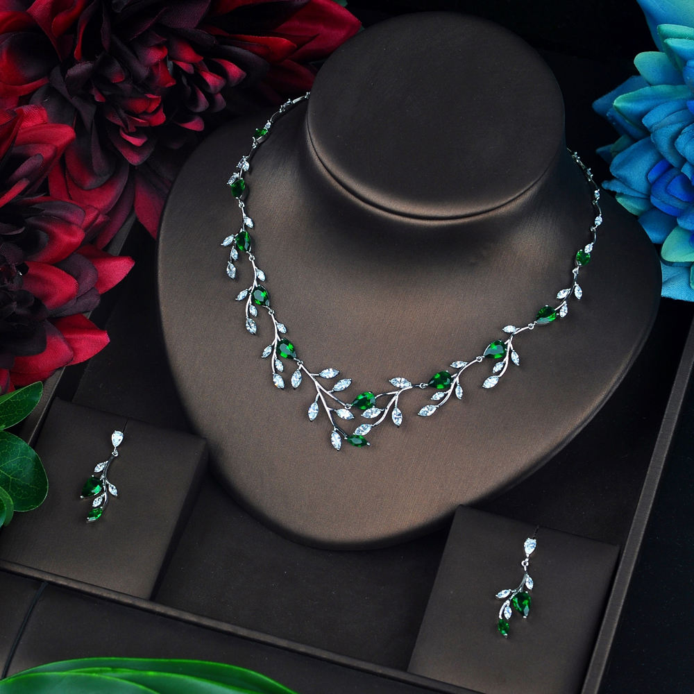 สีเขียว