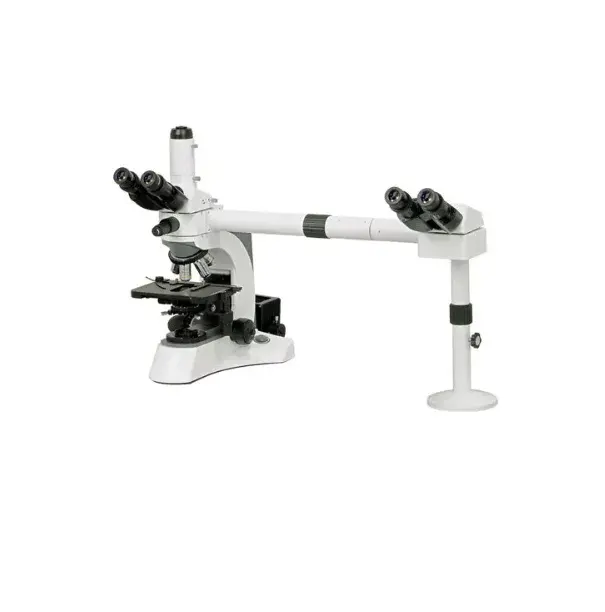 Microscopio multivisión BIOSTELLAR serie El microscopio multivisión permite la observación de personas al mismo tiempo