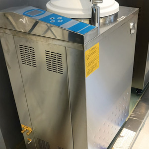 Sterilizasyon ekipmanlarının otomatik kontrolü LS serisi paslanmaz çelik dikey basınçlı buhar sterilizatörü - Product Image 2