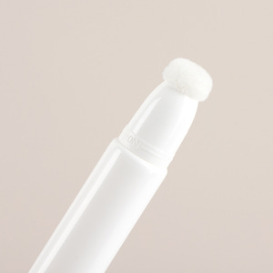 19mm Dia空の正方形のリップグロスチューブ包装10ml 15ml 20ml LDPE/PEシリコンセラミックプレートアプリケータースクリューキャップアイクリーム