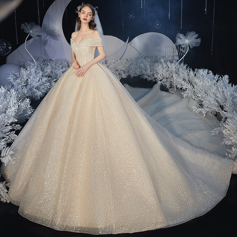 Train wedding dress