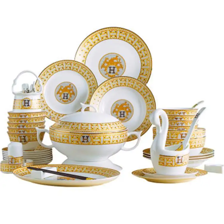 Jingdezhen Ceramica Piatti E Piatti in stile Europeo Per La Casa Giapponese Luce di Lusso Bone China Set Da Tavola di Personalizzazione