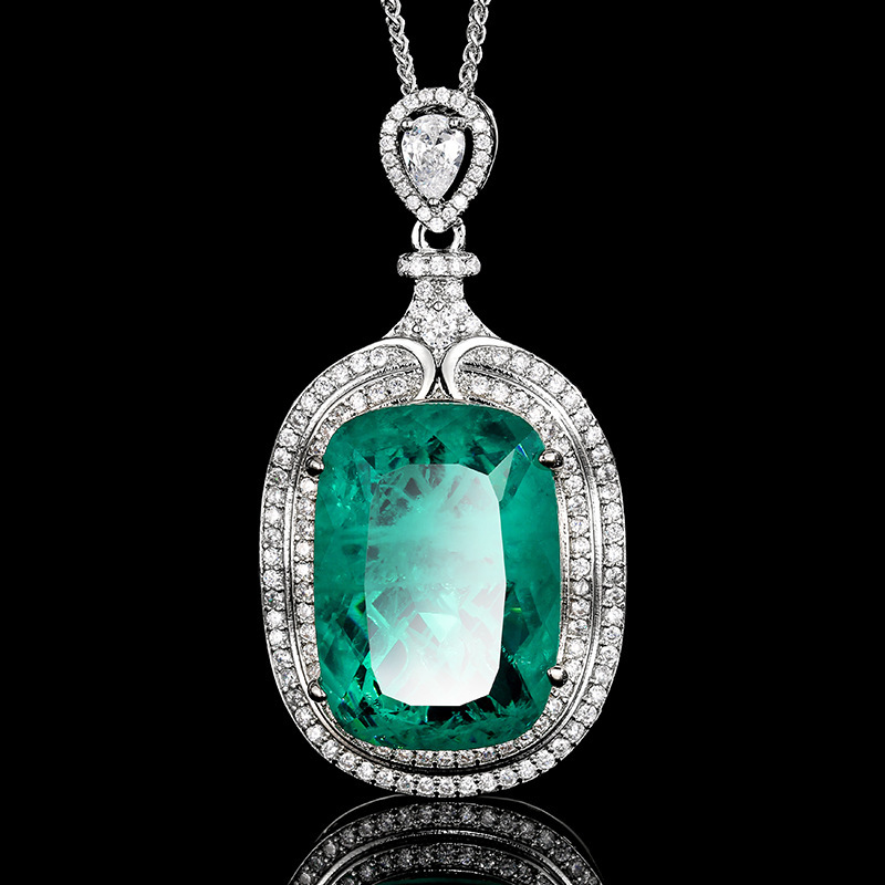 Emerald pendant with Chopin chain