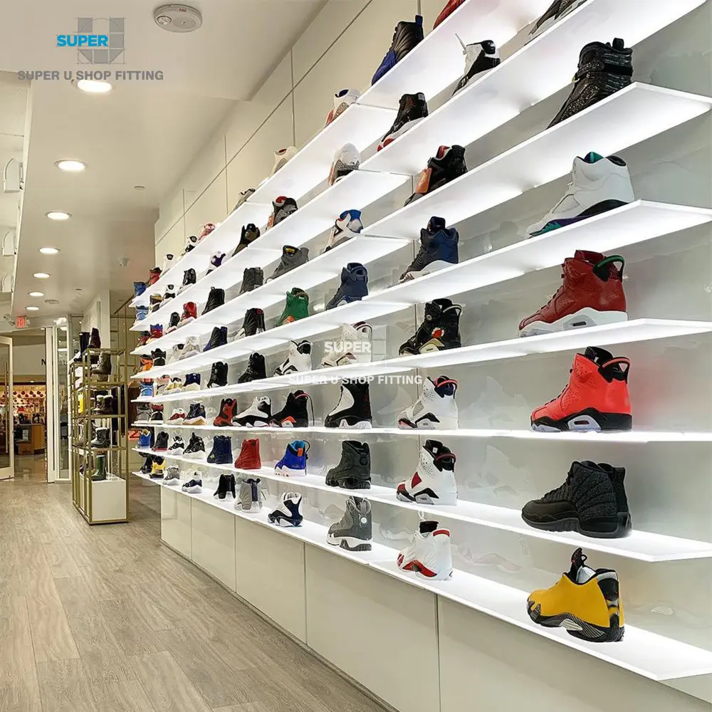 Modern moda ayakkabı Showroom tasarım dekorasyon perakende duvar montaj ayakkabı teşhir standı raf aydınlatma akrilik spor ayakkabı raf ayakkabı