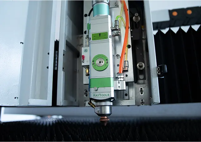 Máquina de corte a laser de fibra 3000 W de alta qualidade direto da fábrica com longa vida
