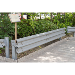 Barriera di sicurezza del raggio stradale AASHTO M180 distanziatore del mercato delle filippine barriera di traffico zincato a caldo - Product Image 4