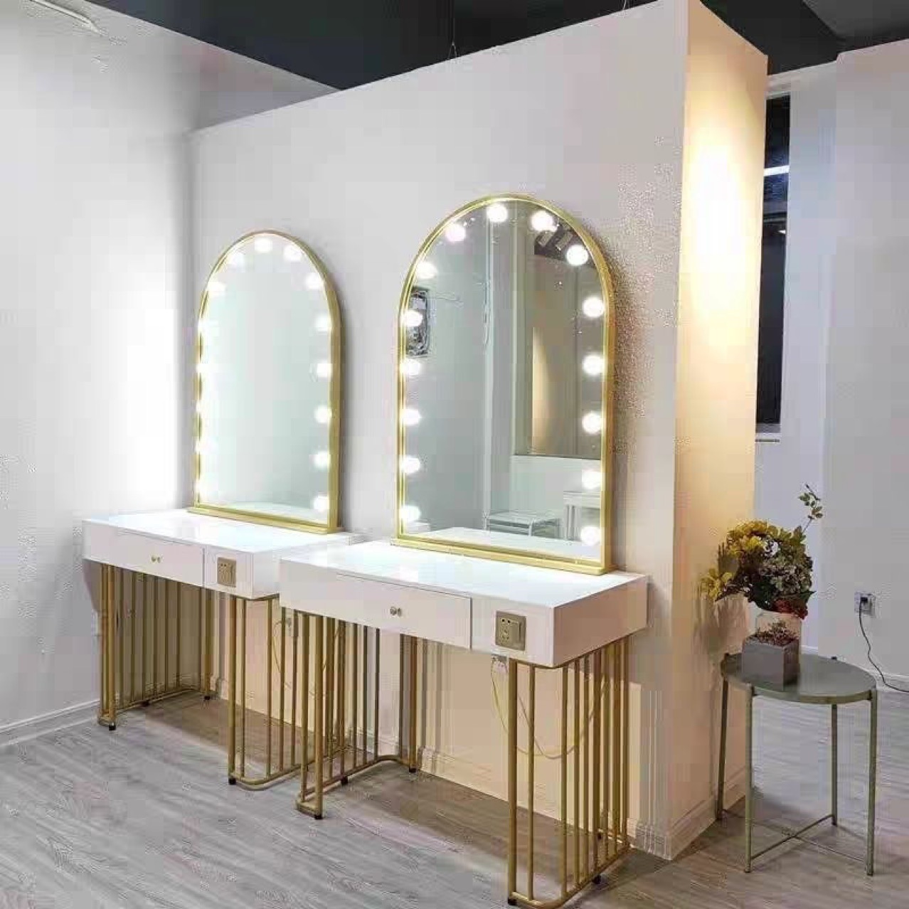 90*110 single mirror arch base white