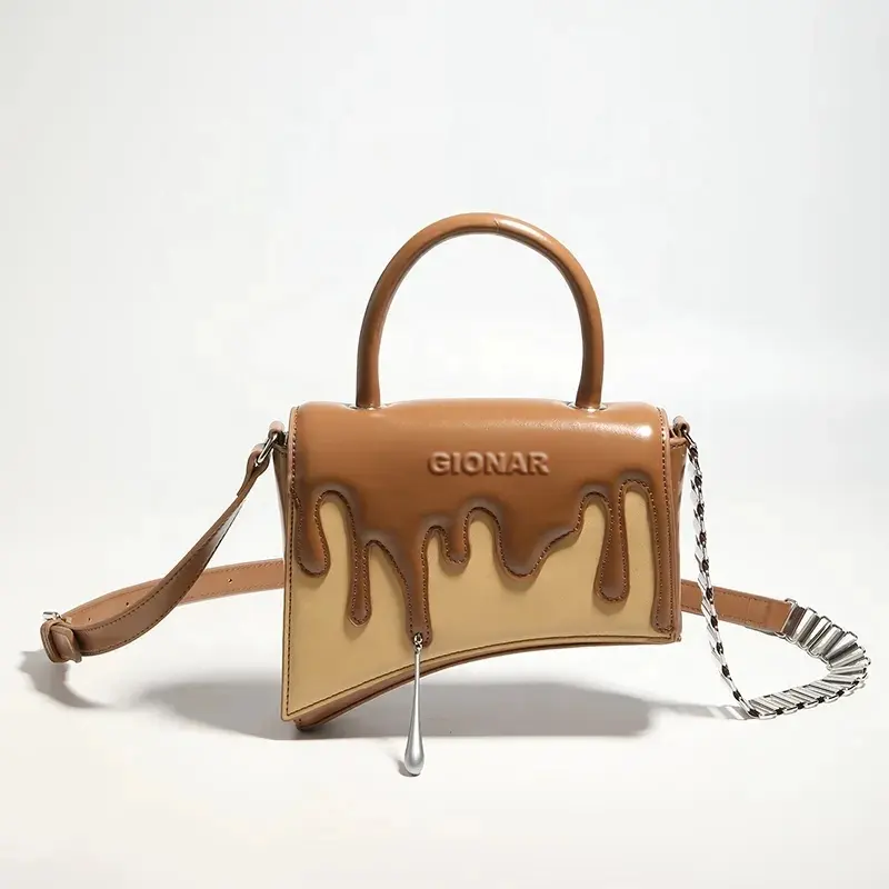 2024 nuovo Design della tua borsa in pelle sintetica borse e borse con Logo personalizzate alla moda borse a tracolla da donna