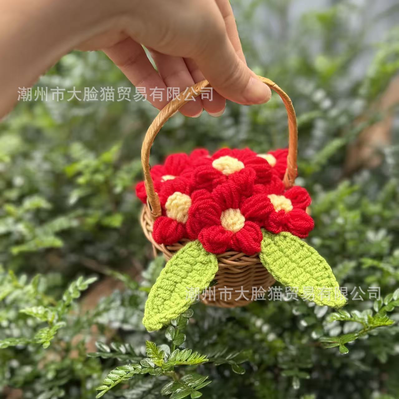 Cesta de hojaldre roja