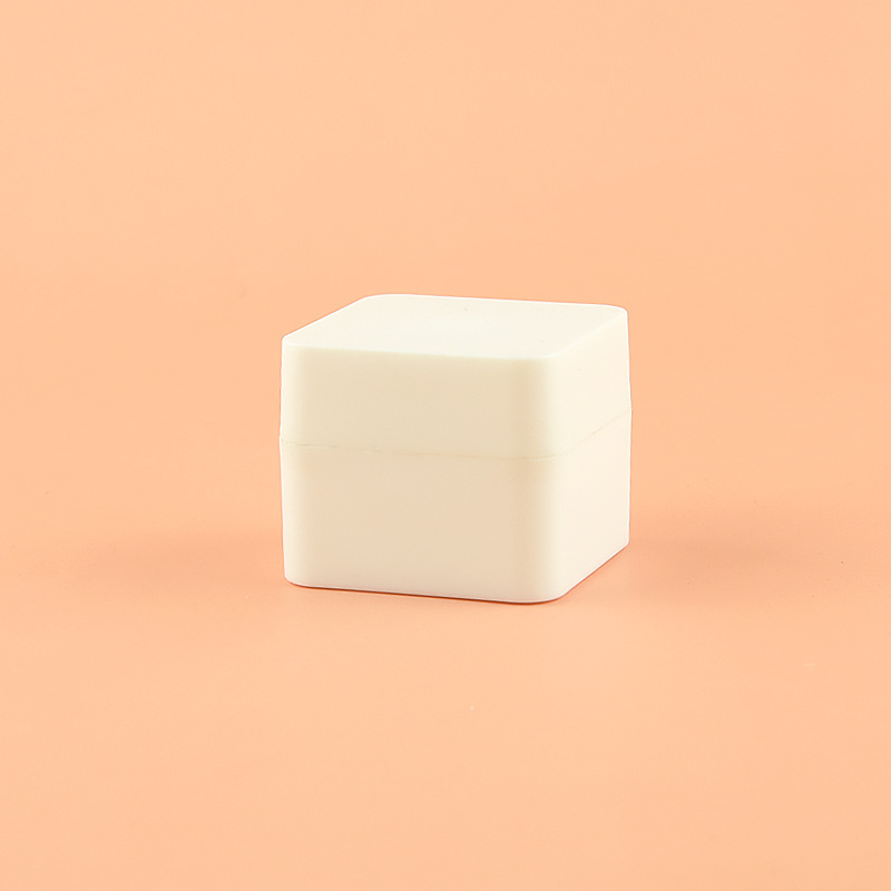 (white) scrub