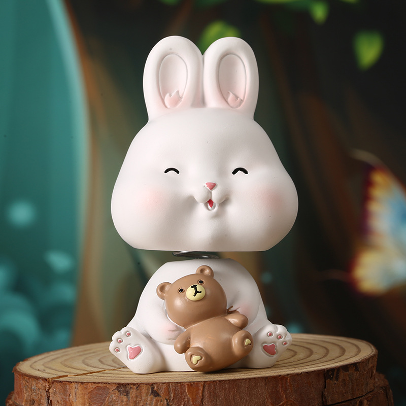 Figurine E