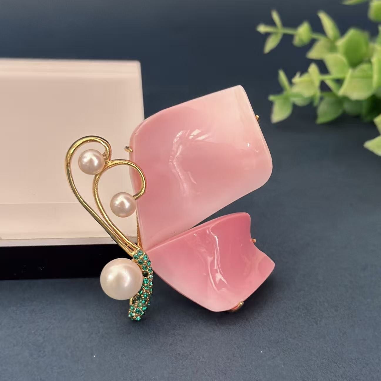 Half-Butterfly Freshwater Pearl