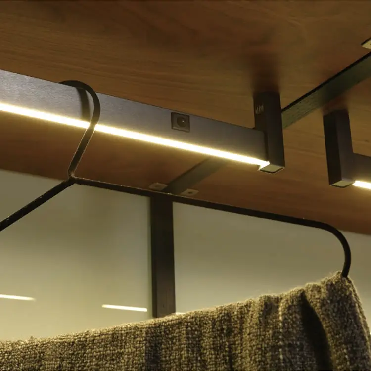 Lampu lemari Led pakaian gantung kualitas tinggi, lampu led lemari pakaian dengan Sensor gerak Pir