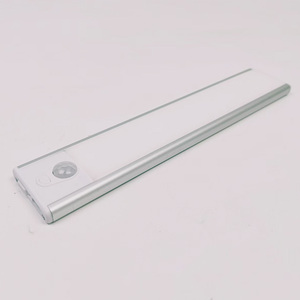 Luz de armario ultrafina Sensor de movimiento USB recargable LED Luz de armario Sensor inteligente luces función de atenuación con imán