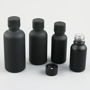 詰め替え可能な香水5ml 10ml 15ml 20ml 30ml 50ml 100mlブラックフロストガラスエッセンシャルオイルボトル、ブラックキャップ付き - Product Image 1