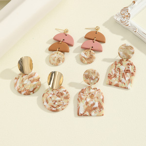 SCジュエリーデインハンドメイド彫刻花ダングルイヤリングレディース金メッキポリマー粘土ジオメトリイヤリング - Product Image 3