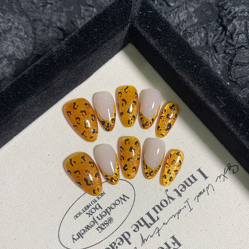J19002 leopard print
