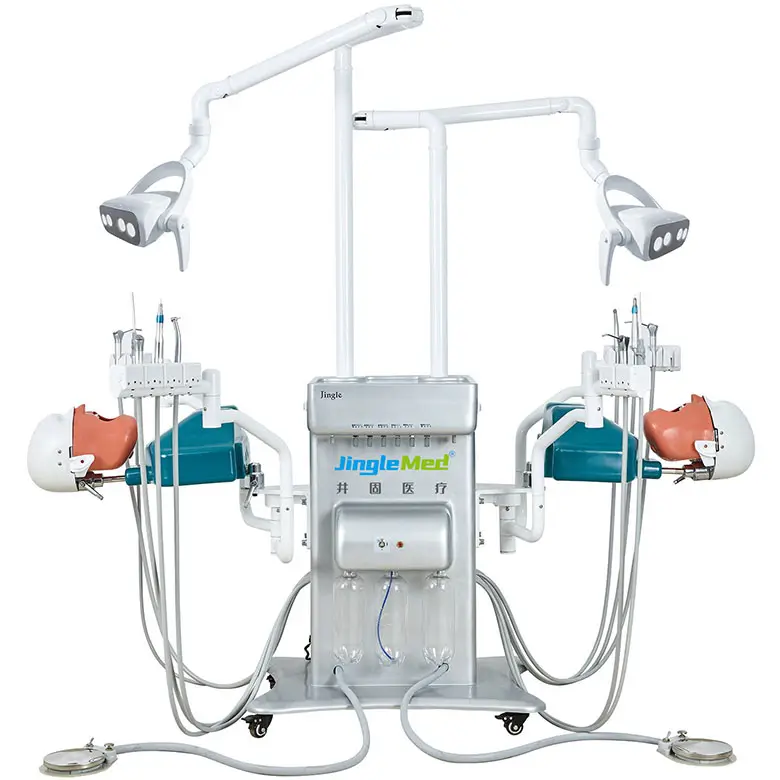 Especialistas en simulación dental Examen de odontología usando simulador dental de cabeza fantasma