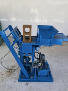 移动式液压粘土制砖机，用于生产联锁砌块的粘土砌块成型机 - Product Image 4