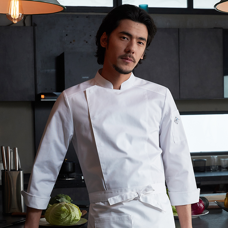 แขนยาวสีขาว