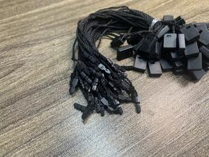 Comúnmente uso Hang Tag String Loop Poliéster negro Hangtag String Seal Lock para ropa - Product Image 4