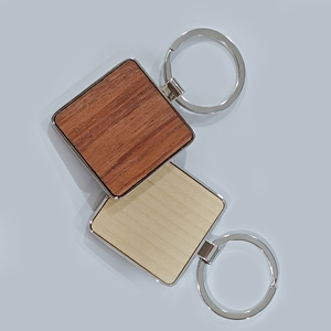 Металлический деревянный брелок для ключей с гравировкой - Product Image 2