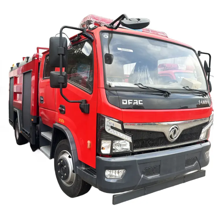 China barato Dongfeng 6000 litros Camión de bomberos 4x2 119 Camión de bomberos con pistola de agua