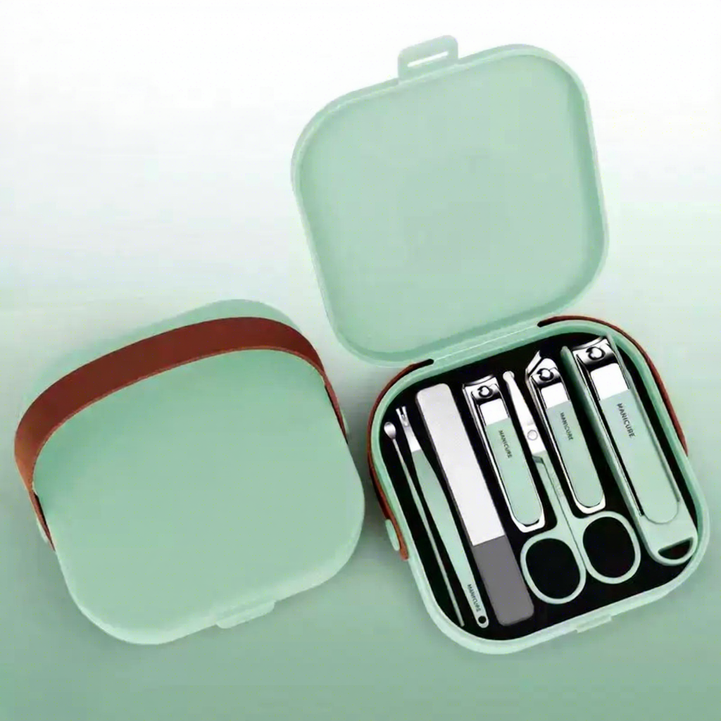 Set di tagliaunghie a sette pezzi in confezione a tracolla verde matcha