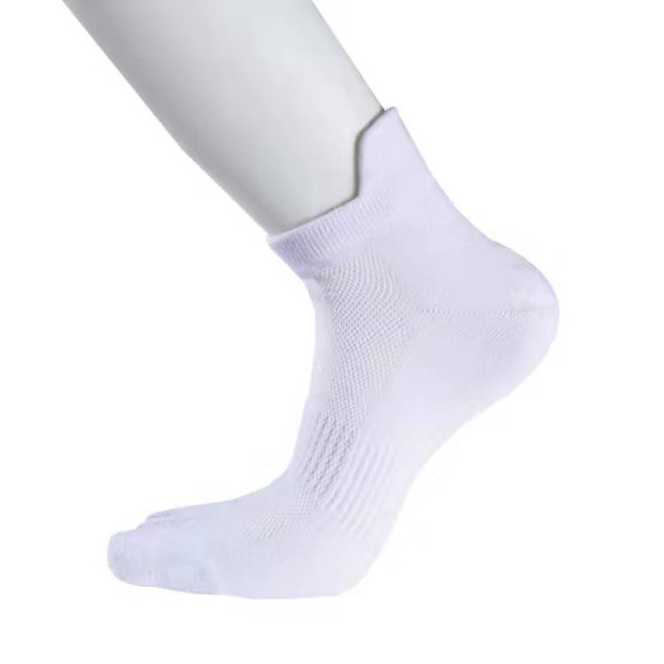 Protège-talon de sport pour homme à cinq doigts, entièrement blanc.