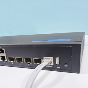 Interruttore di monitoraggio della rete Switch di rete a bassa latenza 400G per Data Center - Product Image 2