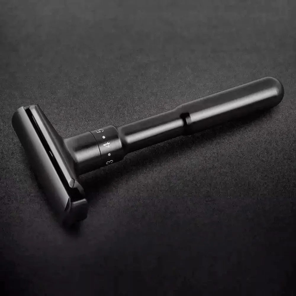 สีดำพร้อมขาตั้ง