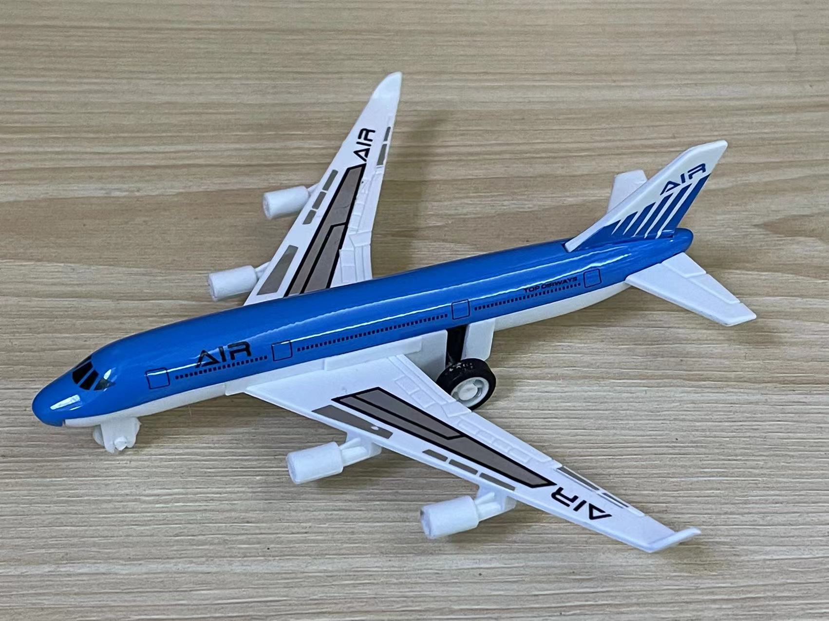 C2.Grand avion de passagers bleu