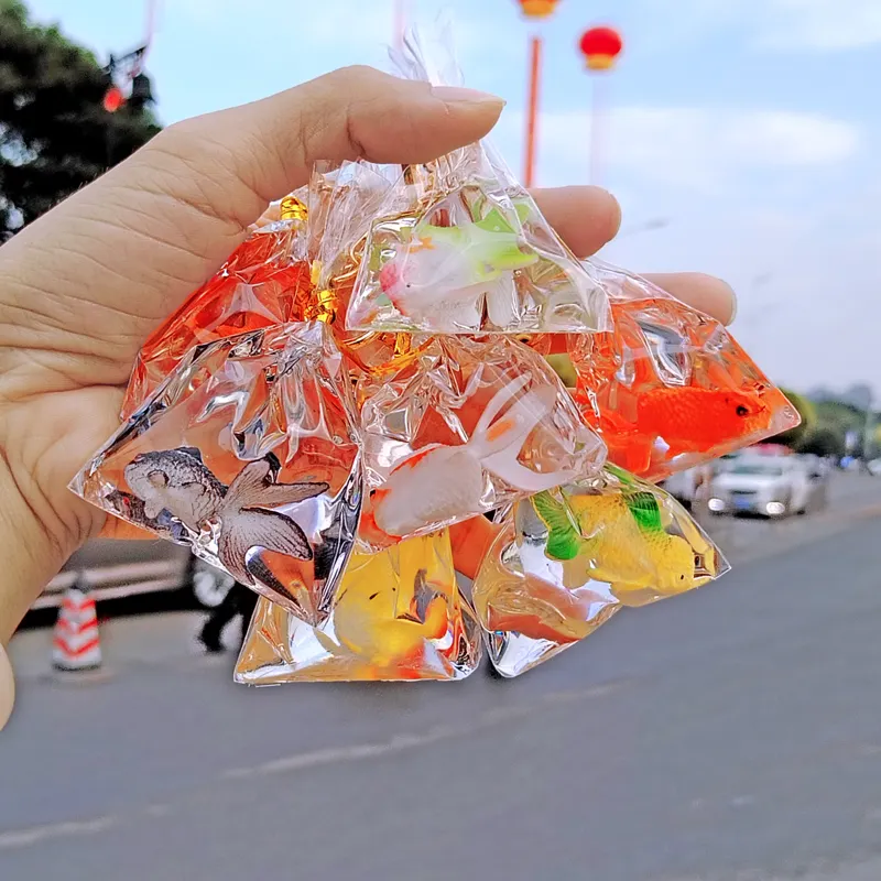 Transparentes Harz Goldfisch-Aufreiz kleine Fische im Wasser Tasche Schlüsselanhänger Anhänger Fisch Tasche Schlüsselanhänger handgefertigt DIY