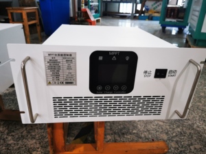 Caricatore solare automatico Off-Grid PWM regolatore di carica solare con Display LCD tipo MPPT 30 ~ 150A PV Controller solare