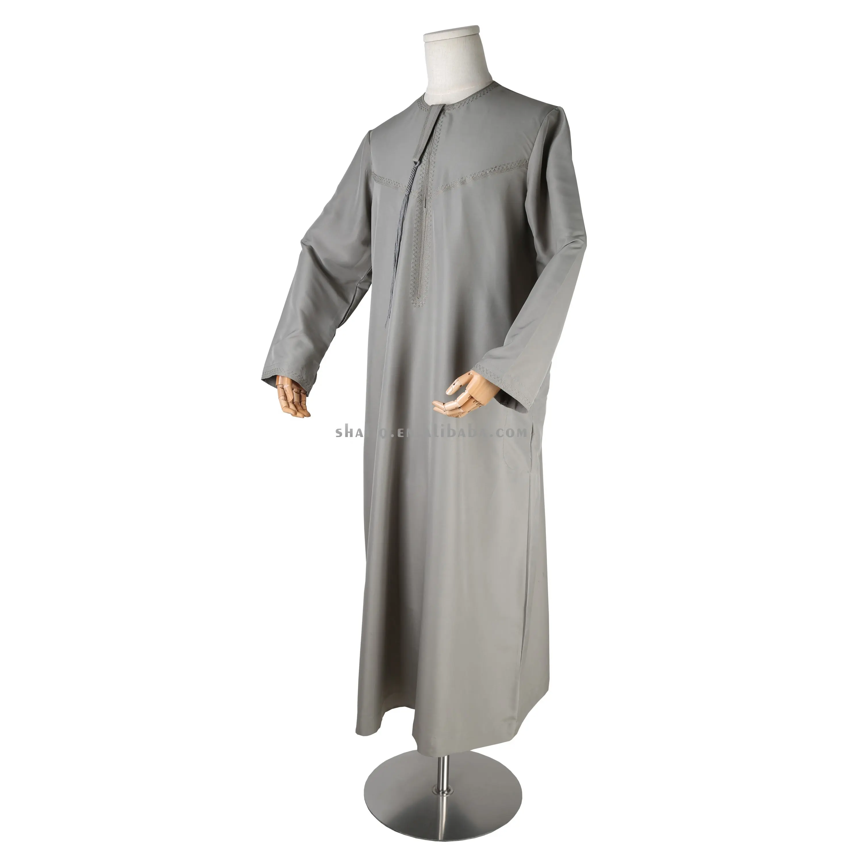 Prix promotionnel Emirates Dubai Style omanais à manches longues robe pour homme musulman Kaftan Djellaba Jubbah vêtements islamiques pour le Ramadan