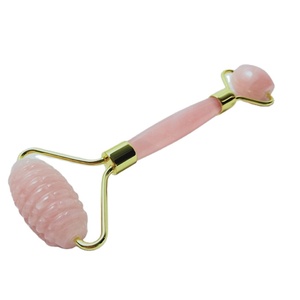 HZ Neue Produkte eingeführt Pink Crystal Facial Manual Massage gerät Jade Roller Rose mit Spike Barbed Bead für die Wiedergeburt der Haut - Product Image 1