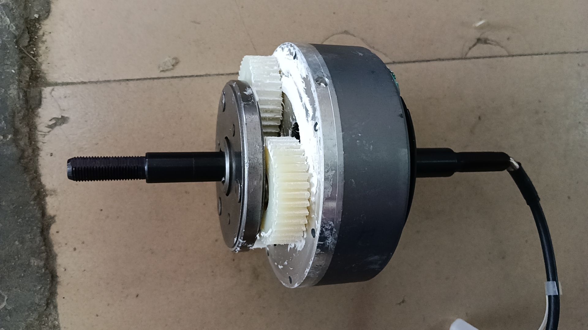 มอเตอร์สีดำ