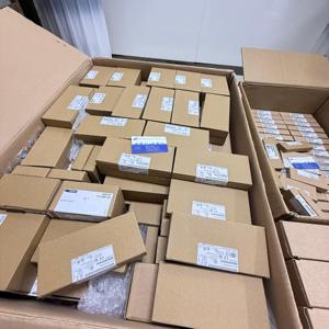 PLC novo original E5CC-RX2ASM-801 E5ccrx2asm801 temperatura controlador estoque