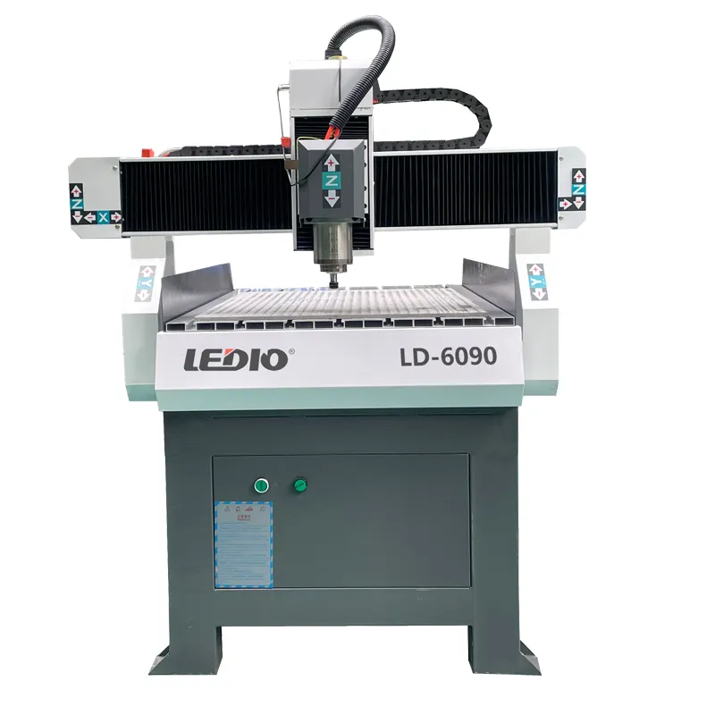 LD-6090 เราเตอร์ CNC ทําสัญญาณจราจรบนถนนสภาพใหม่เครื่องแกะสลักตัดโฆษณาใช้งานง่ายอุตสาหกรรมขายปลีก