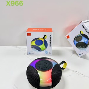 X966 portátil a prueba de agua para altavoces Bluetooth con iluminación LED RGB colorida Función de radio FM y fuente de alimentación de batería - Product Image 3