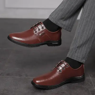 A060 Elegante Mens Italiano In Pelle Formale Scarpe Traspiranti Scarpe di Lusso di Marca Maschile Vestito Calzature Brogue Oxford Luce Scarpe per Gli Uomini di Aria