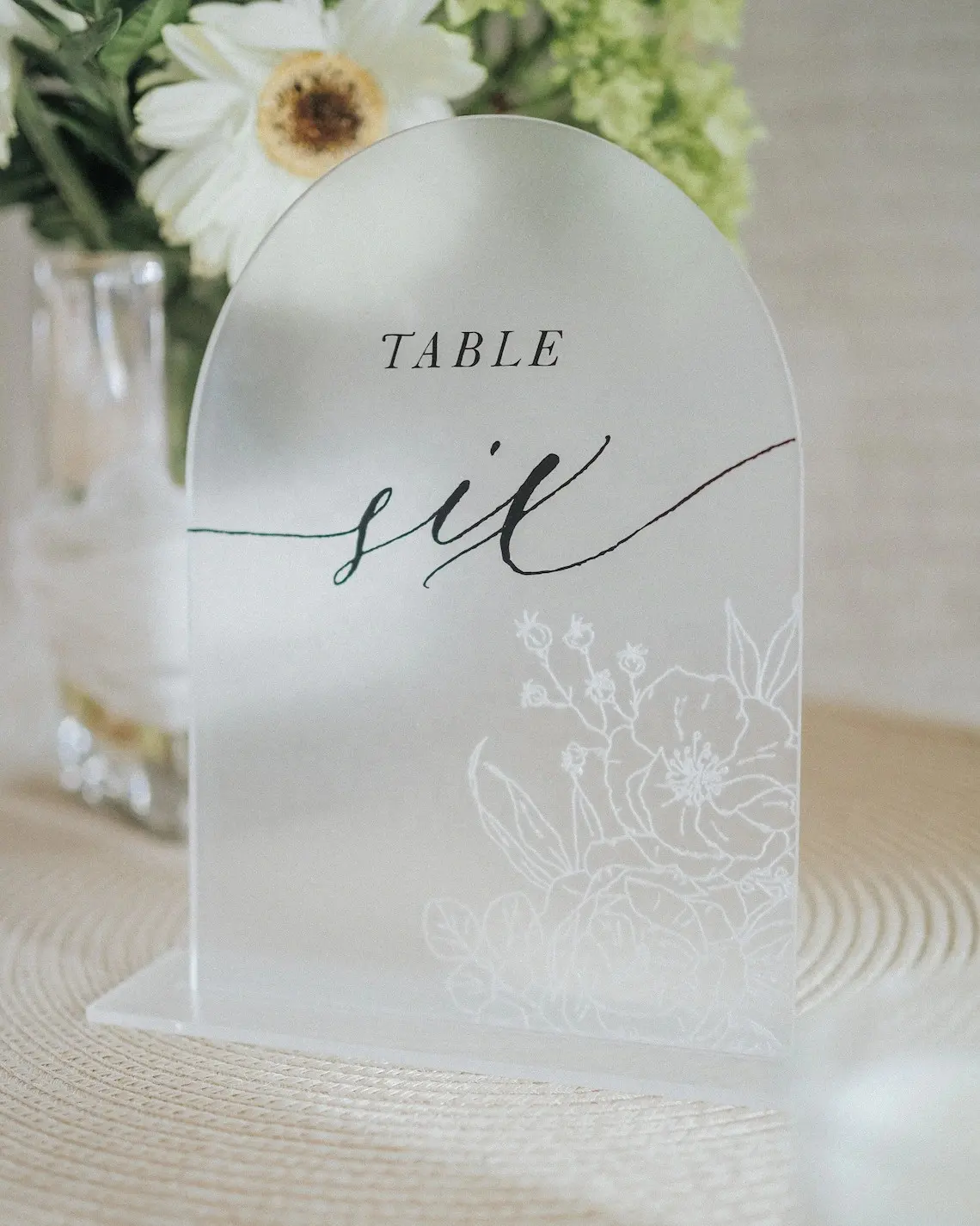 Numéros de Table en acrylique givré avec détails floraux, 5x7 pouces, décoration de mariage moderne de luxe, numéro de Table, support de signe de Table en acrylique