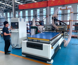 Máquina enrutadora CNC ATC 1325 con 8 Uds cambiador de herramientas lineal ATC máquina enrutadora CNC de grabado para carpintería - Product Image 3