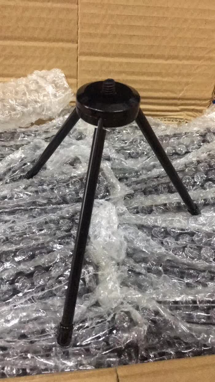 Trípode de mesa de metal