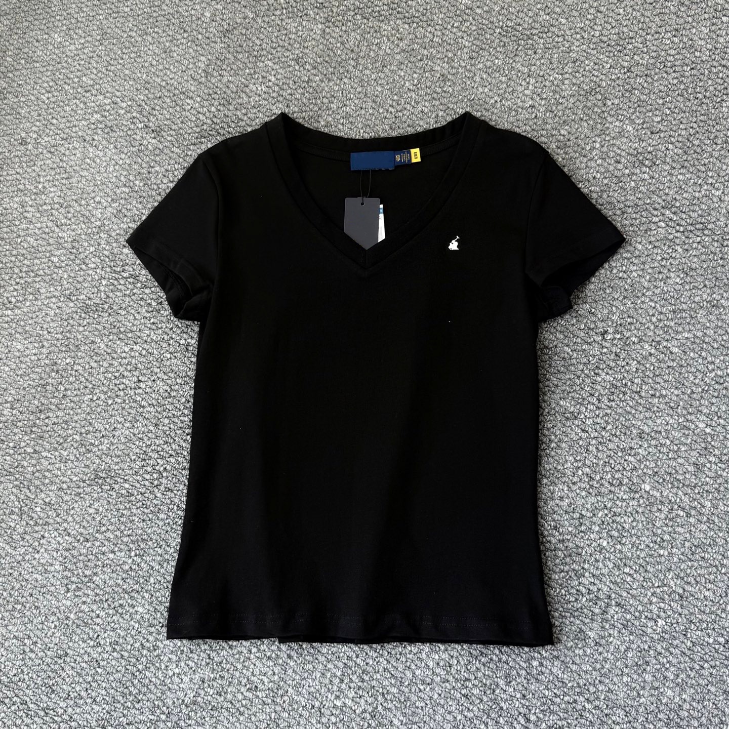 Black white label