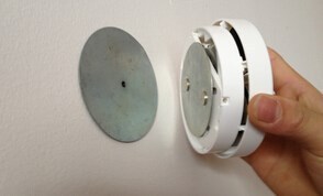 卸売カスタムセキュリティ & 保護キットD70mm煙探知器固定ネオジム磁石磁石セットアクセサリー煙警報用 - Product Image 4